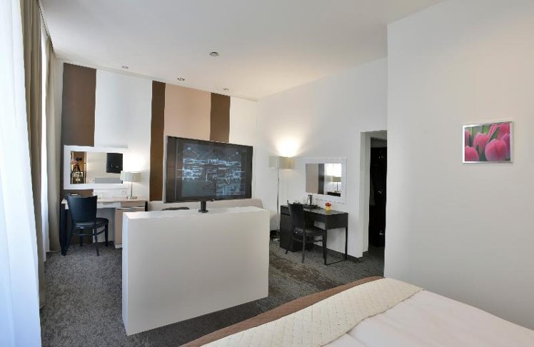 DOUBLE SUPERIOR Room
