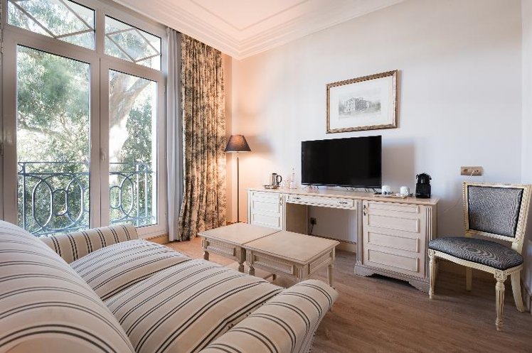 JUNIOR SUITE STANDARD Room