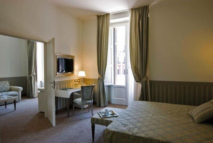 JUNIOR SUITE STANDARD Room