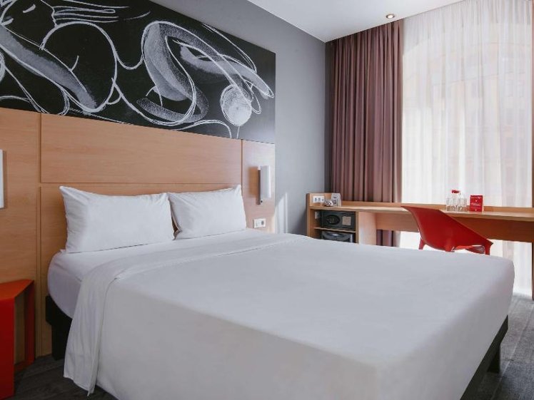 DOUBLE WITH DOUBLE BED Room