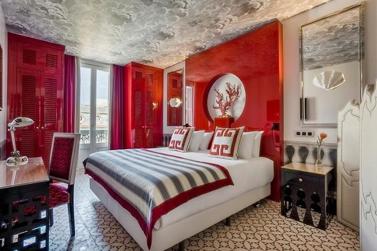 JUNIOR SUITE STANDARD Room