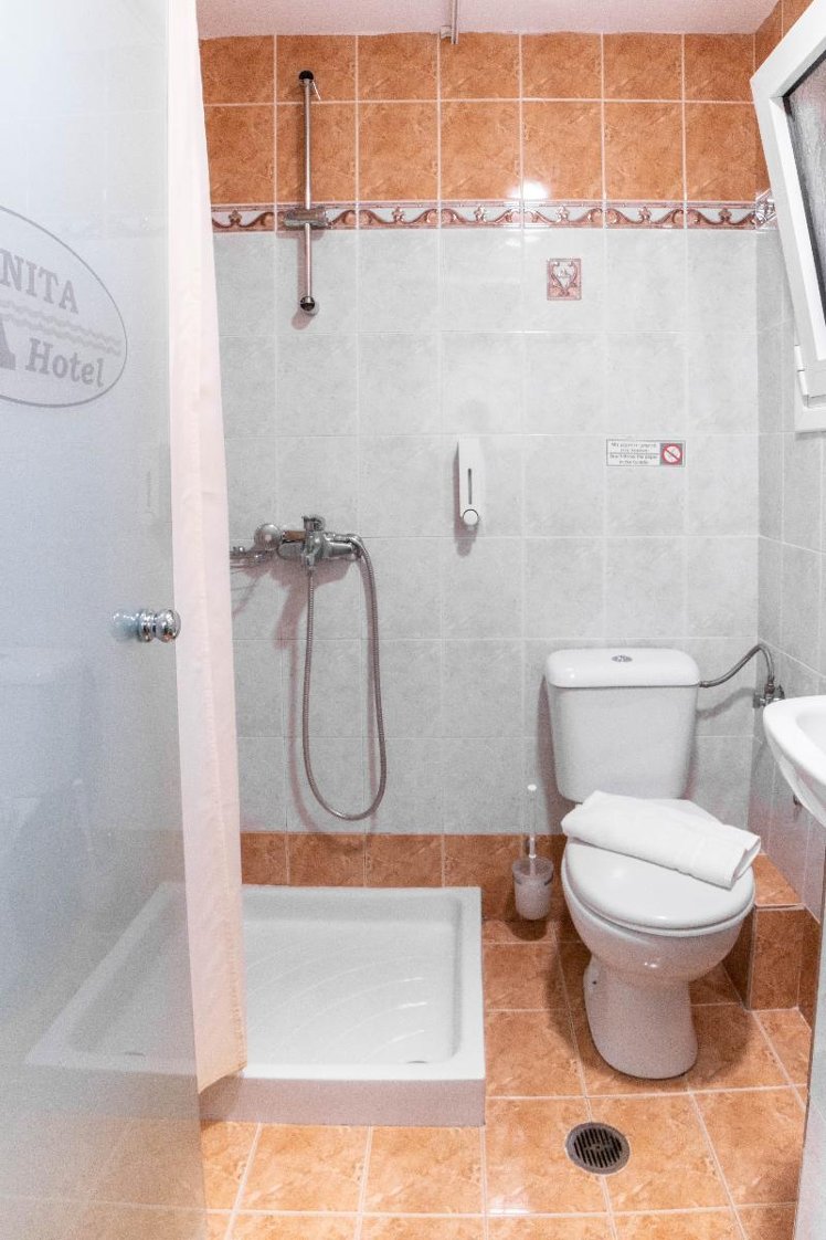TRIPLE STANDARD Room