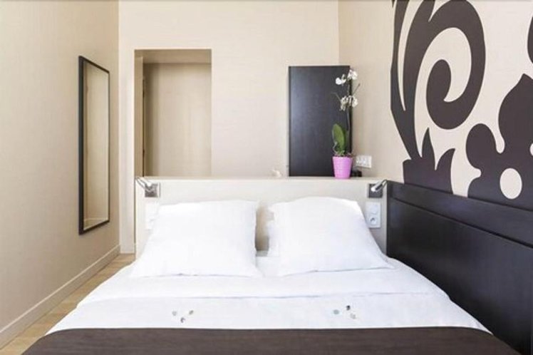DOUBLE STANDARD Room