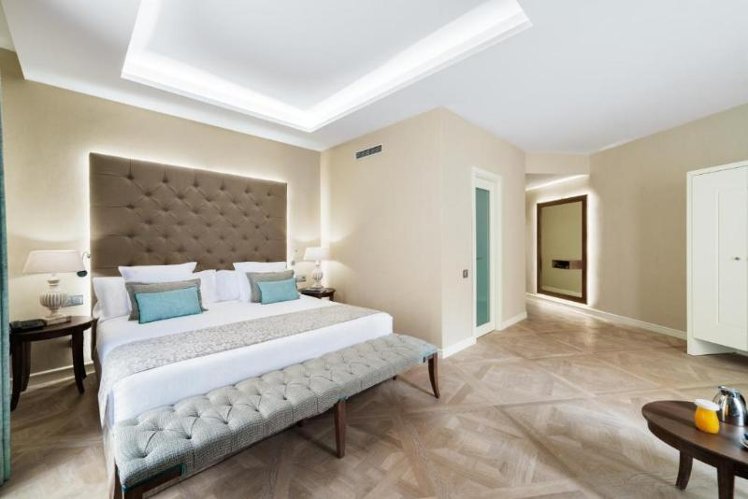 TRIPLE PREMIUM Room