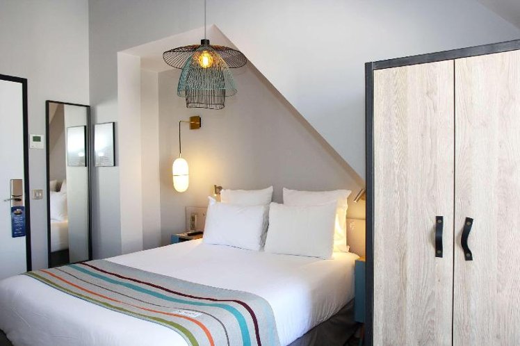 DOUBLE STANDARD Room