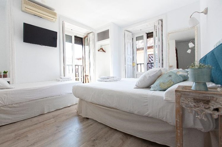 TRIPLE STANDARD Room