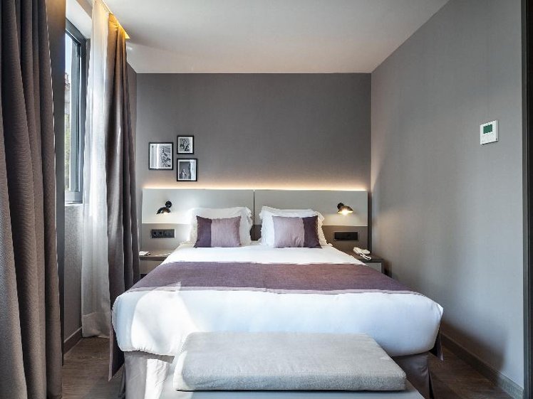 DOUBLE STANDARD Room
