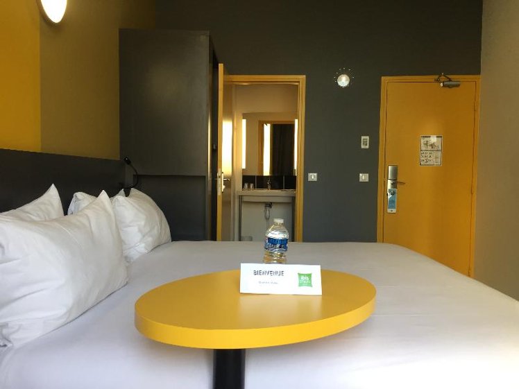 DOUBLE STANDARD Room