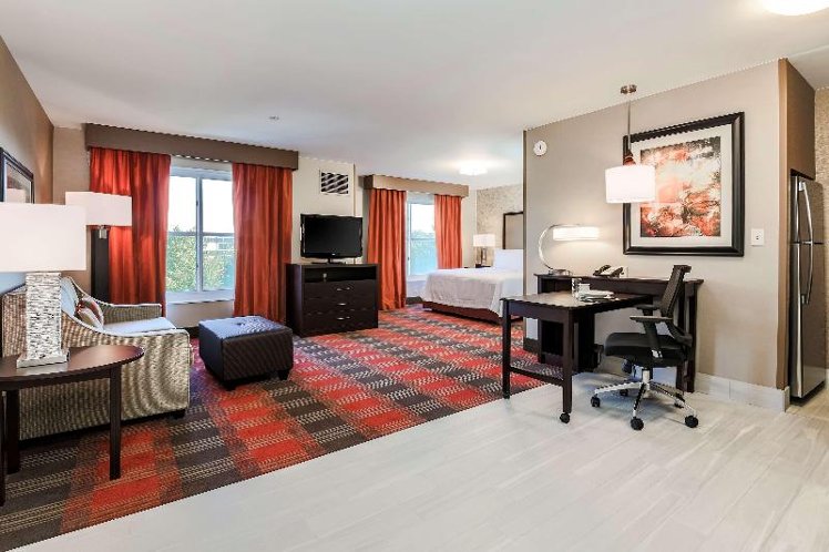 STUDIO KING SIZE BED Room