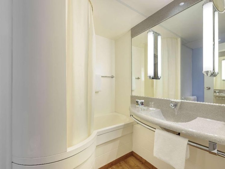 SINGLE STANDARD Room