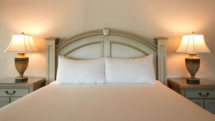 SUITE KING SIZE BED Room