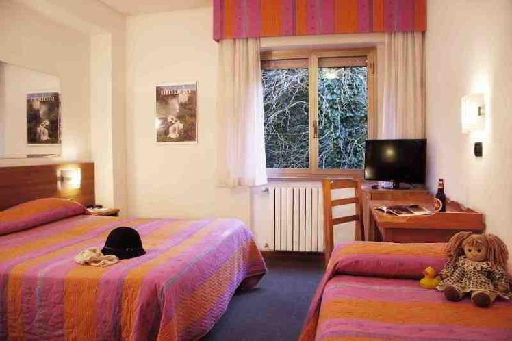 TRIPLE ECONOMY Room