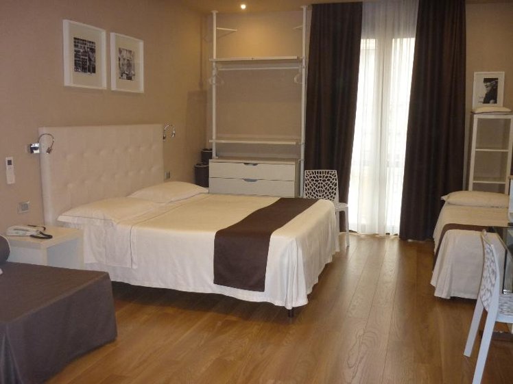 QUADRUPLE STANDARD Room
