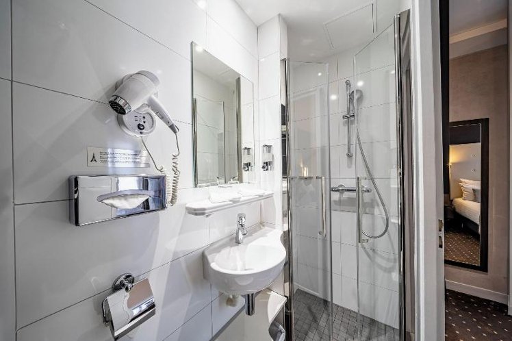 DOUBLE CONNECTING ROOM Room