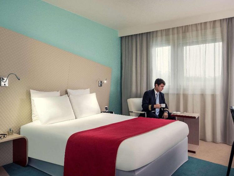 DOUBLE WITH DOUBLE BED Room