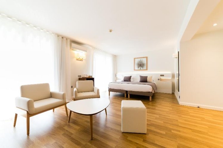 DOUBLE DELUXE Room