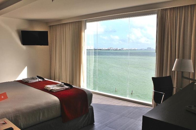 JUNIOR SUITE STANDARD Room