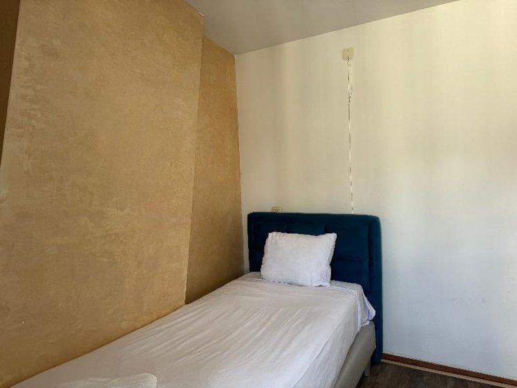 SINGLE WITH BALCONY Room