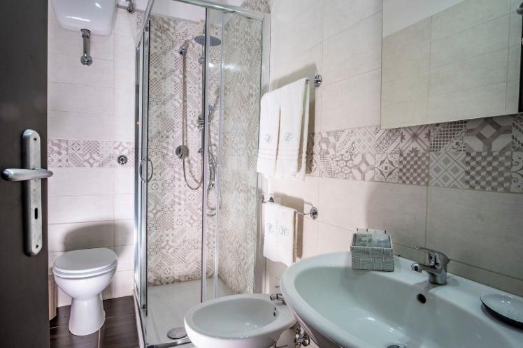 DOUBLE ECONOMY Room