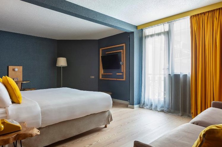 JUNIOR SUITE TWO BEDS Room