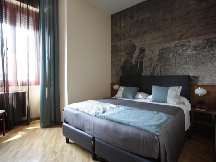 DOUBLE STANDARD Room