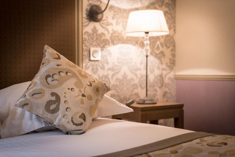 JUNIOR SUITE QUEEN SIZE BED Room