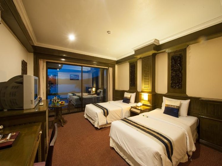 Double or Twin DELUXE Room