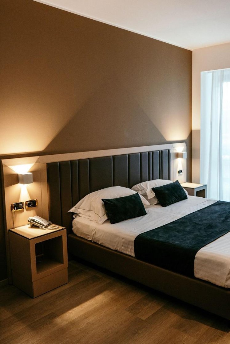 DOUBLE STANDARD Room
