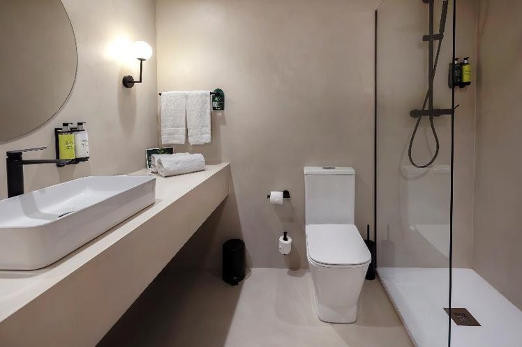 QUADRUPLE SUPERIOR Room
