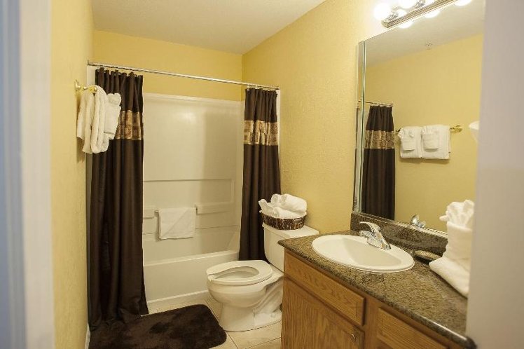 DOUBLE KING SIZE BED Room