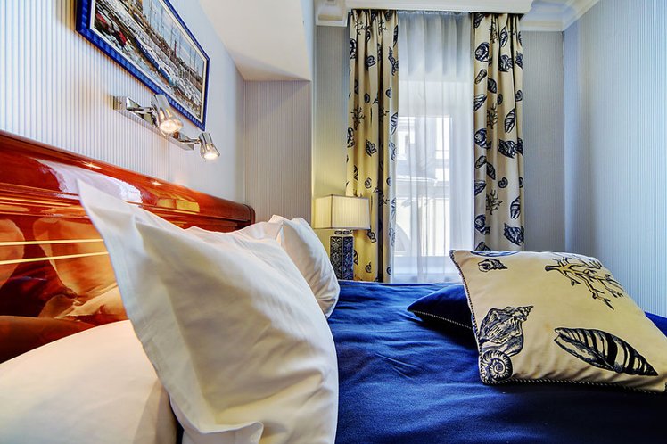 DOUBLE SINGLE USE COMFORT Room