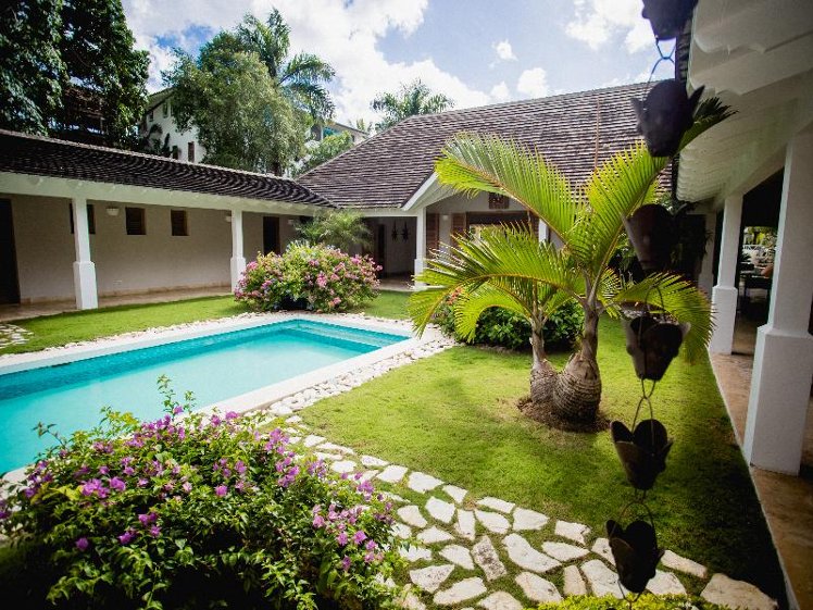 Tracadero Beach Resort