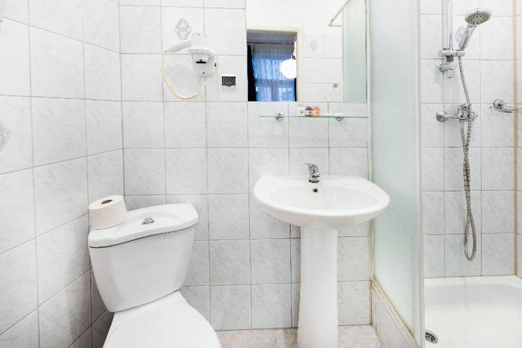 TRIPLE STANDARD Room