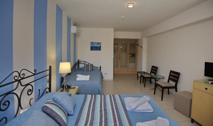 TRIPLE STANDARD Room