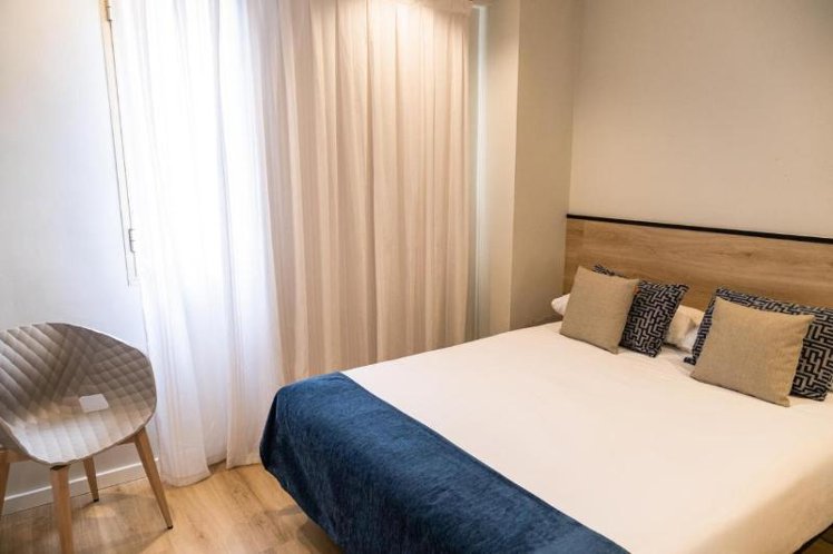 DOUBLE SINGLE USE STANDARD Room