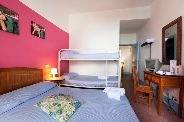 QUADRUPLE STANDARD Room