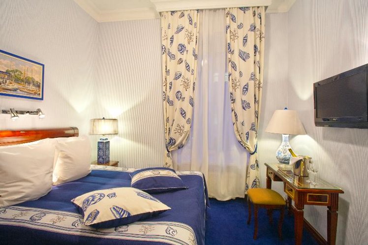 DOUBLE STANDARD Room