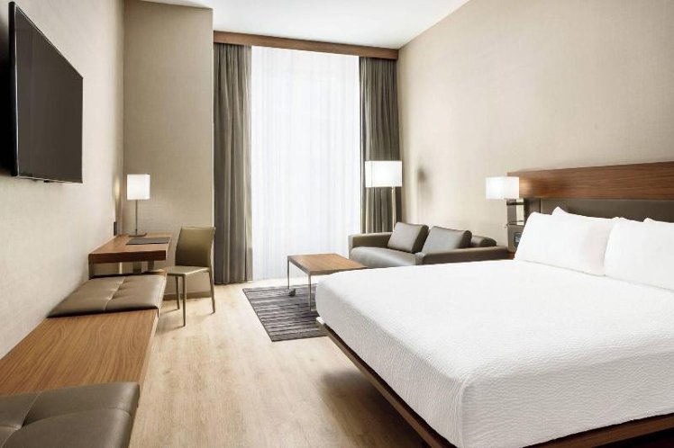 DOUBLE BAY VIEW KING BED Room