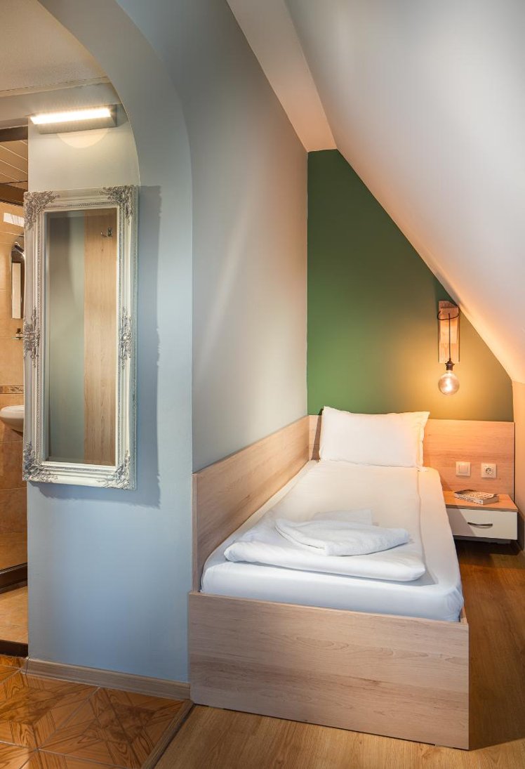 TRIPLE THREE BEDS Room