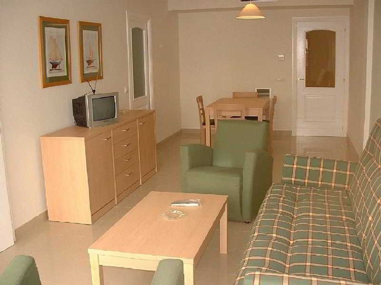APARTMENT CAPACITY 6 TWO BEDROOMS Room