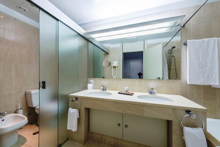 SINGLE STANDARD Room