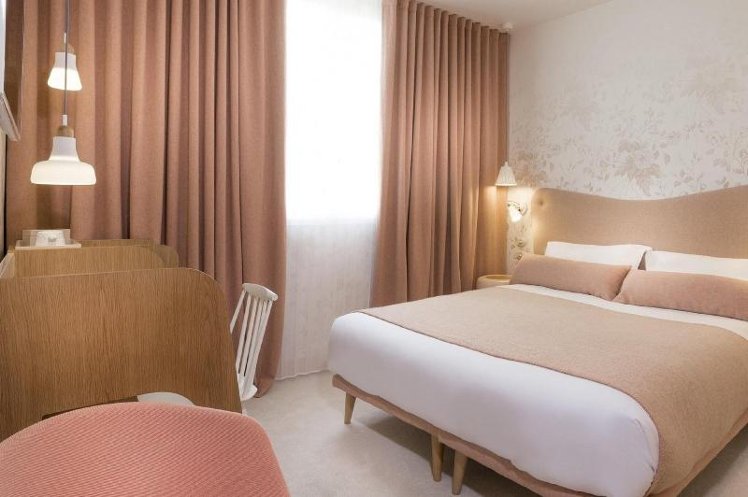 TRIPLE CLUB Room