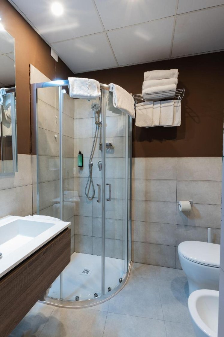 SINGLE STANDARD Room