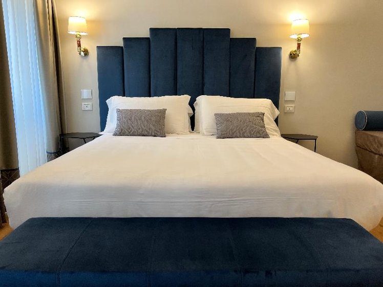 JUNIOR SUITE STANDARD Room