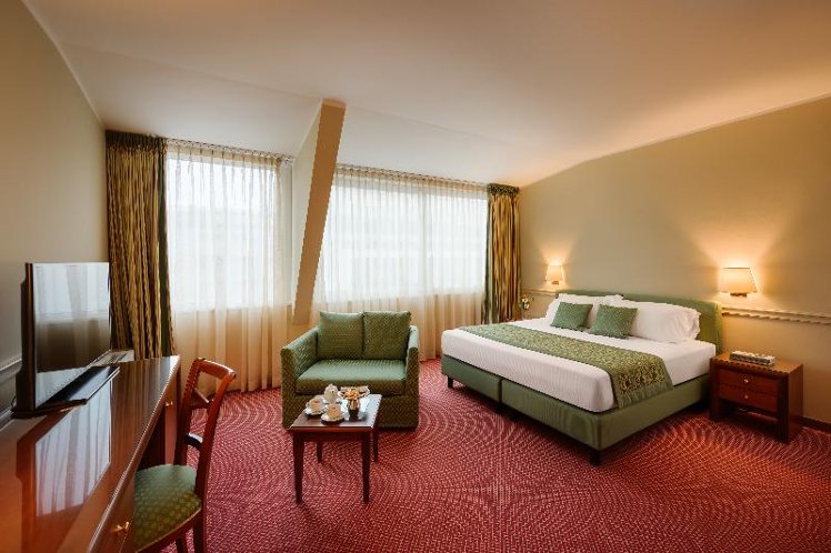 DOUBLE STANDARD Room