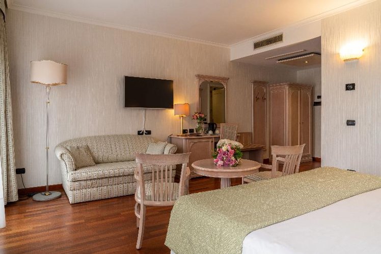 DOUBLE SINGLE USE SUPERIOR Room