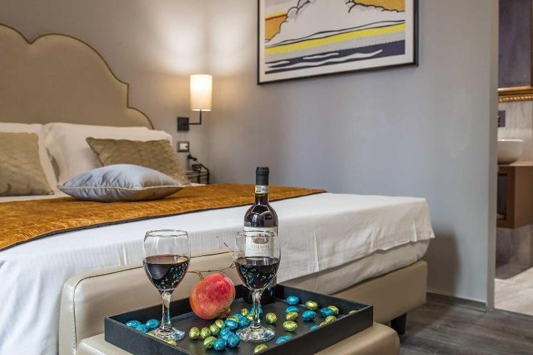 DOUBLE SUPERIOR QUEEN BED Room