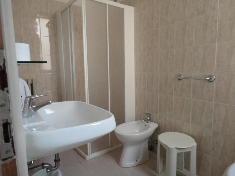 SINGLE STANDARD Room