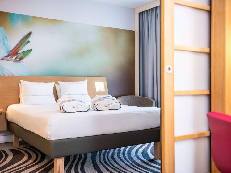 SUITE SUPERIOR KING BED Room