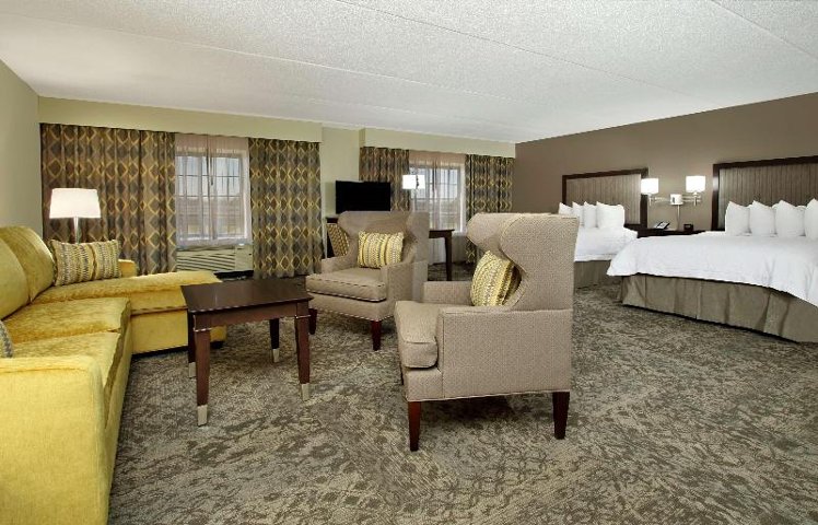 SUITE TWO QUEEN BEDS NON SMOKING Room